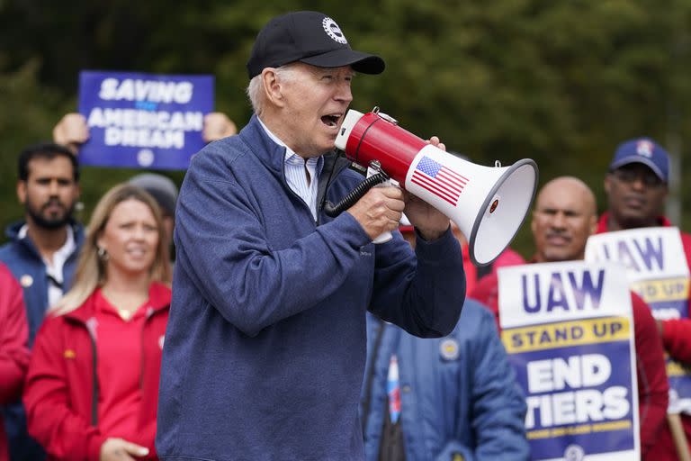 Biden se unió a un piquete en Michigan