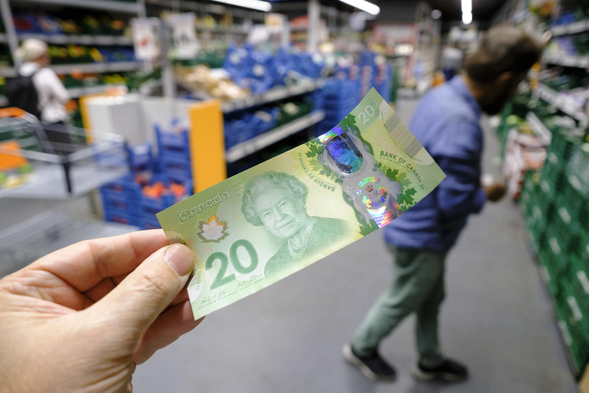 Amid Canada’s  trillion in payments, cash makes a comeback