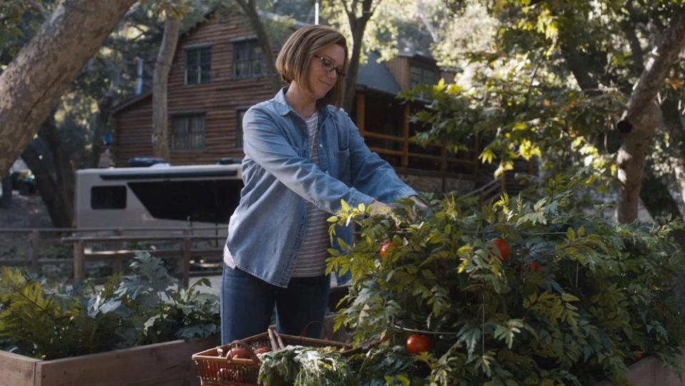 <h1 class="title">This-Is-Us-season-5-Rebecca-Pearson-gardening-Mandy-Moore-present-day.jpg</h1><cite class="credit">NBC</cite>