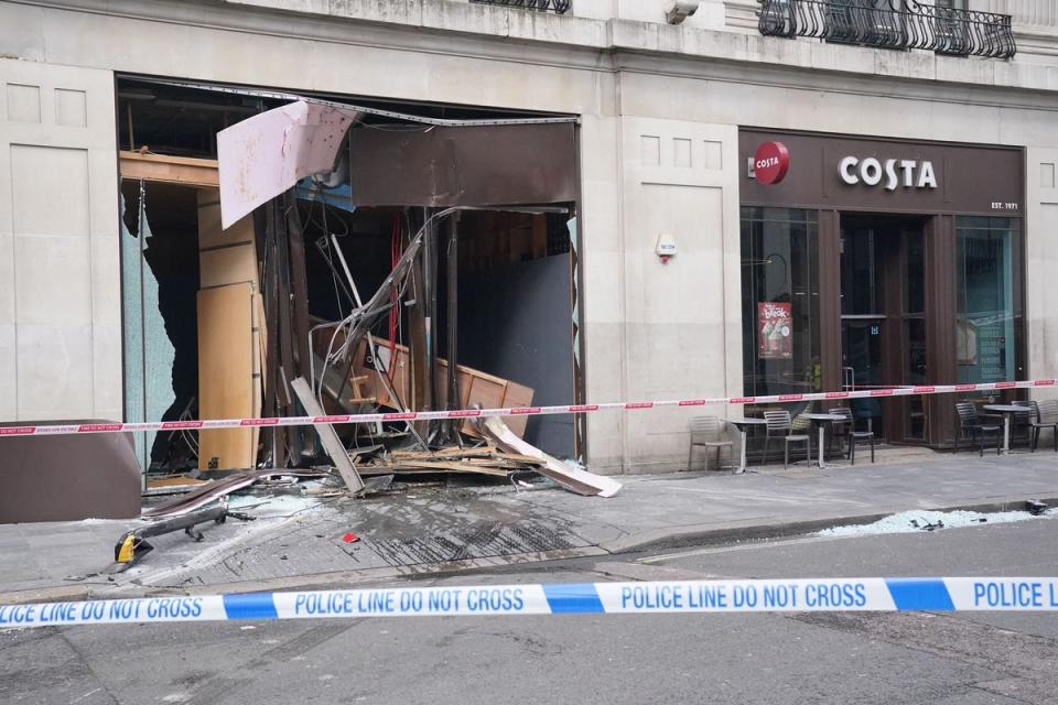 The damaged building on New Oxford Street (Jonathan Brady/PA Wire)