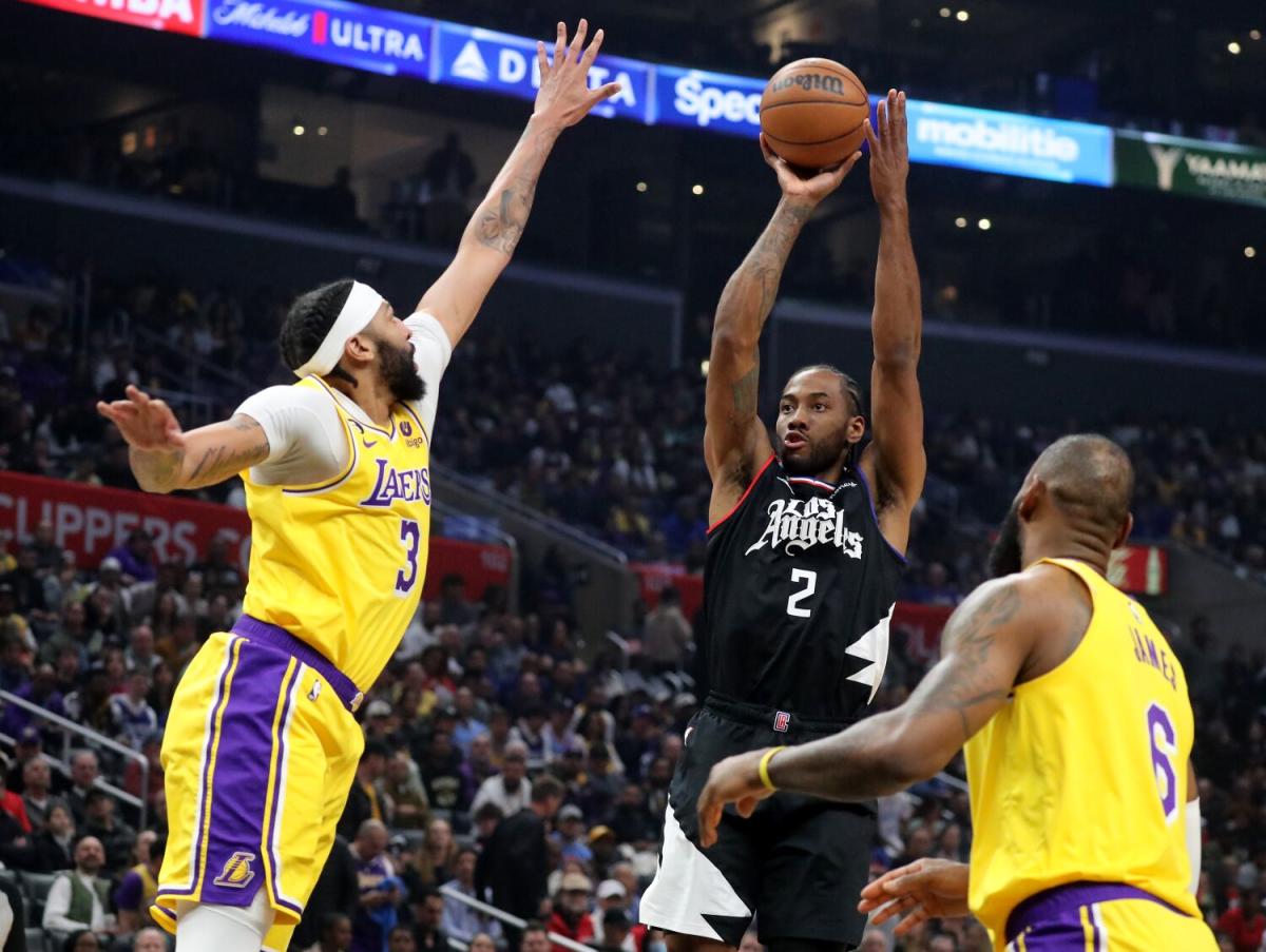 Los Angeles Lakers: First game back against Clippers won't mean much