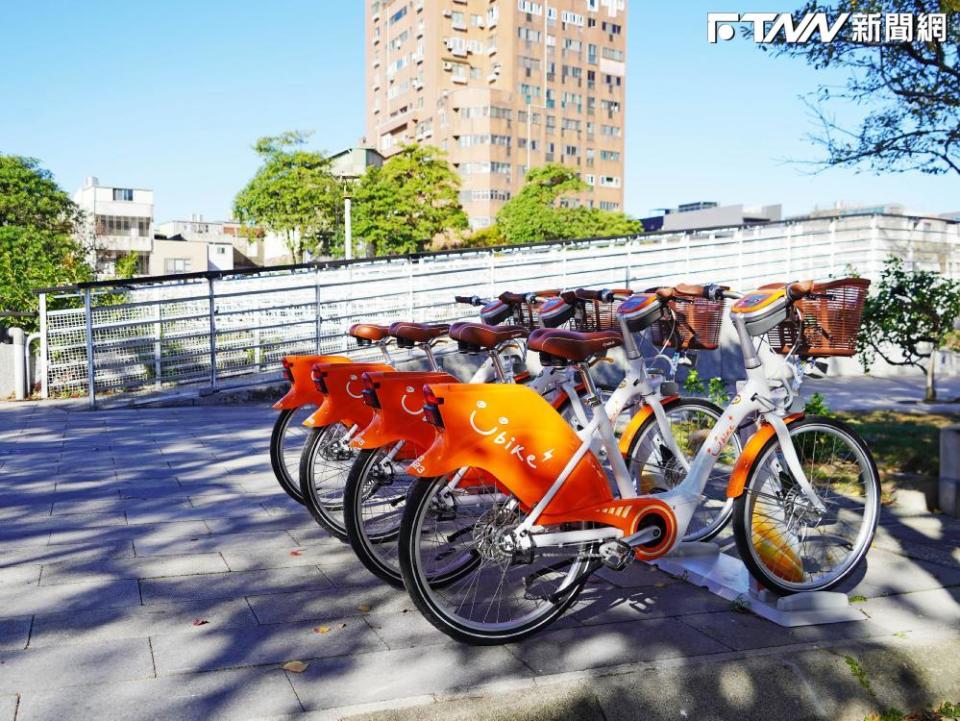 新北市交通局特別提醒民眾騎乘YouBike2.0E禁行人行道，以維護行人安全。（圖／新北交通局）