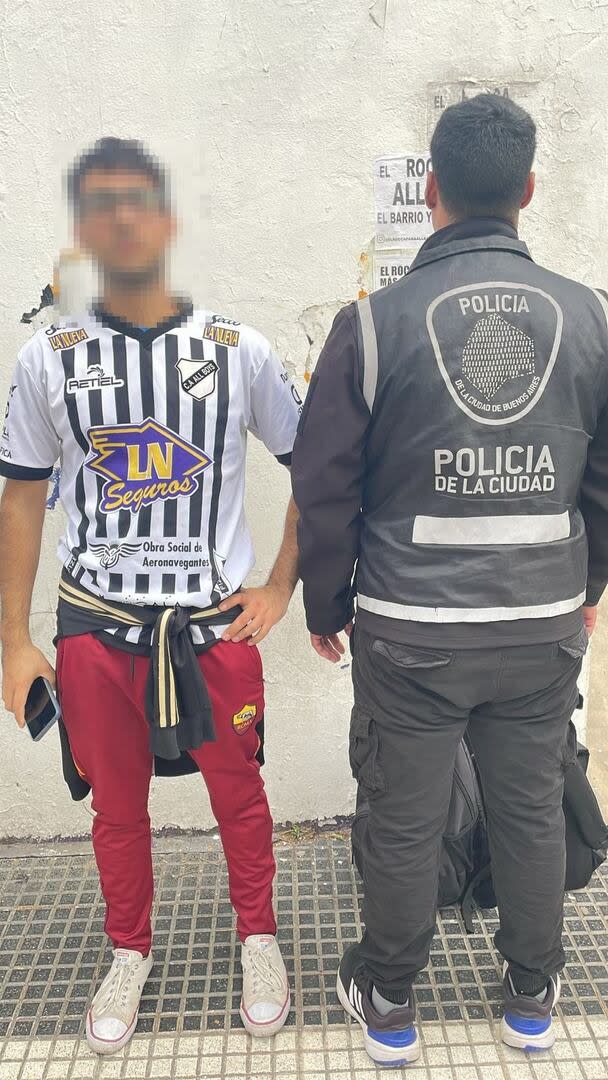 Un detenido en All Boys por los actos de antisemitismo en Floresta contra Atlanta