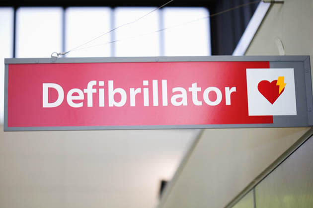 Defibrillator sign (file photo via Thinkstock)