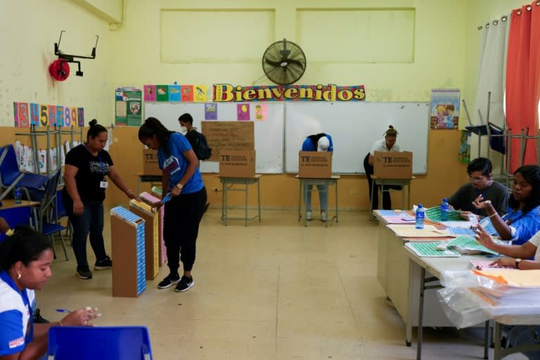 Dans un bureau de vote à Panama le 5 mai 2024 (ARNULFO FRANCO)
