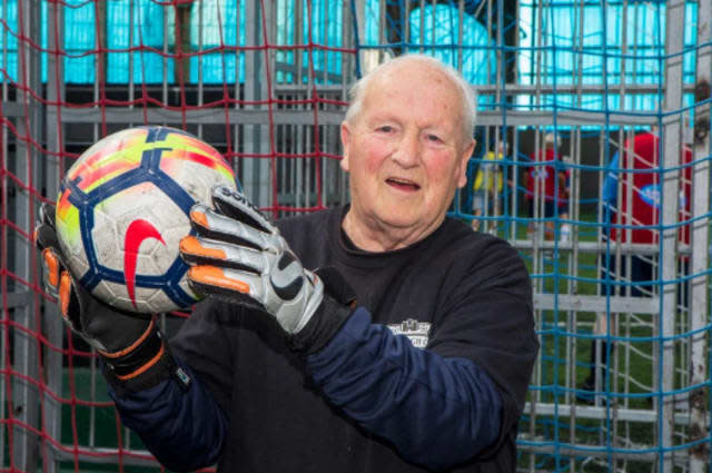 Oldest goalkeeper