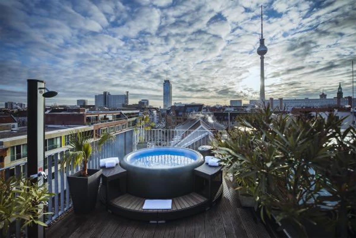 The Weinmeister: Treat yourself to a rooftop hot tub at The Weinmeister (The Weinmeister)