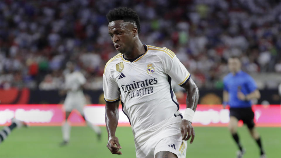 El delantero del Real Madrid Vinicius Junior durante el partido amistoso contra el Manchester United, el miércoles 26 de julio de 2023, en Houston. (AP Foto/Michael Wyke)