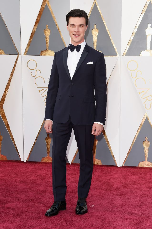 Le meilleur : Finn Wittrock porte un costume bleu marine à la 88e cérémonie des Oscars, le 28 février 2016 à Hollywood en Californie.
