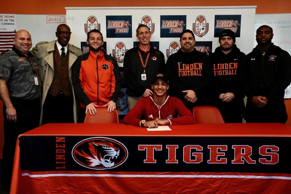 Linden’s Myles Hamilton signed to play football at Sacred Heart