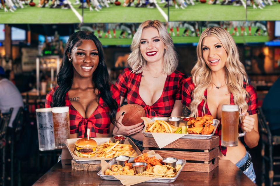 Twin Peaks, known for its 29-degree draft beer, made-from-scratch menu and "Twin Peaks Girls" waitstaff, opened its first Jacksonville-area restaurant on Thursday.