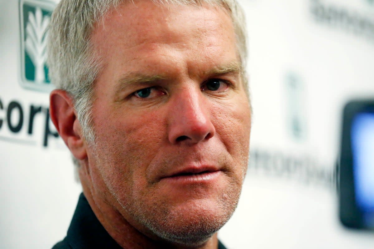 FAVRE-DEMANDA (AP)