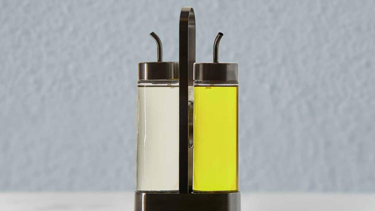 Set of two bottles for oil or vinegar