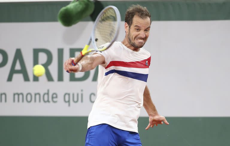 El francés Richard Gasquet consiguió que la ITF le rebajara la sanción por dóping de 12 a dos meses al asegurar que la sustancia había aparecido luego de que besara a una mujer.