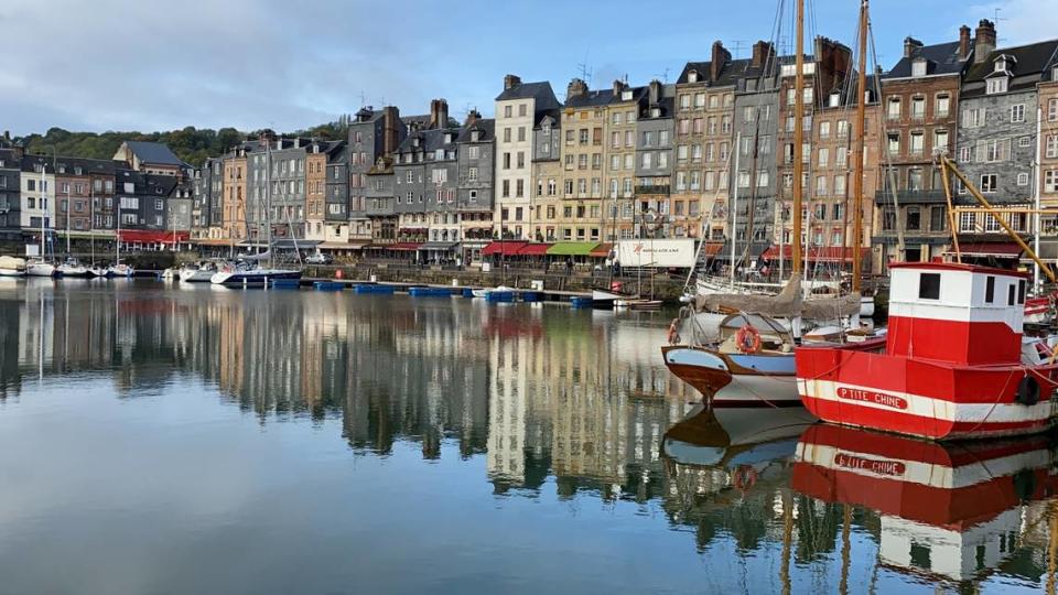 Puerto viejo de Honfleur, región de Normandía.