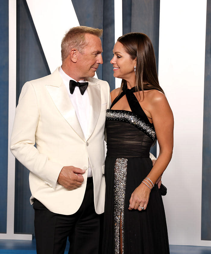 Kevin Costner y su esposa, Christine Baumgartner, se divorcian