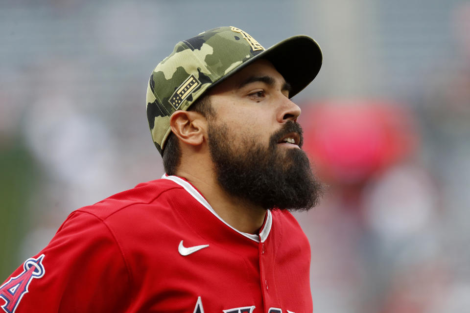 ANAHEIM, CA - MAY 21: Los Angeles Angels third baseman Anthony Rendon (6) before the start of a game against the Oakland Athletics at Angel Stadium of Anaheim on Saturday, May 21, 2022 in Anaheim, CA. (Gary Coronado / Los Angeles Times via Getty Images)