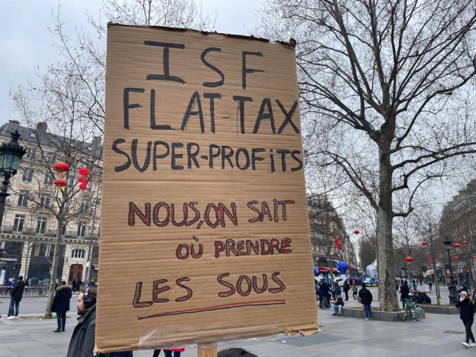 <p>"ISF, Flat-tax, Super-profits. Nous, on sait où prendre les sous". (Photo Matthieu Brandely / Yahoo)</p> 