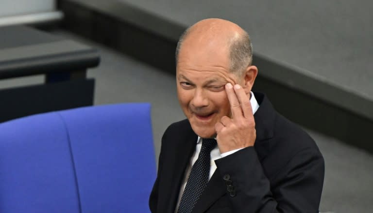 In der letzten Sitzungswoche des Bundestags vor der Sommerpause stellt sich Bundeskanzler Olaf Scholz am Mittwoch den Fragen der Abgeordneten (13.00 Uhr). (RALF HIRSCHBERGER)