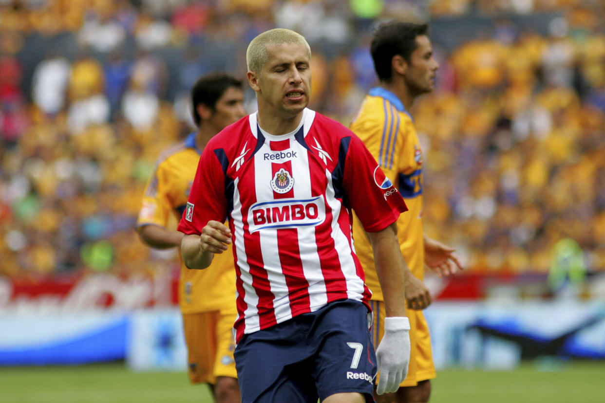 Adolfo Bautista cuando jugaba con Chivas, torneo Apertura 2010. / Foto: Getty Images