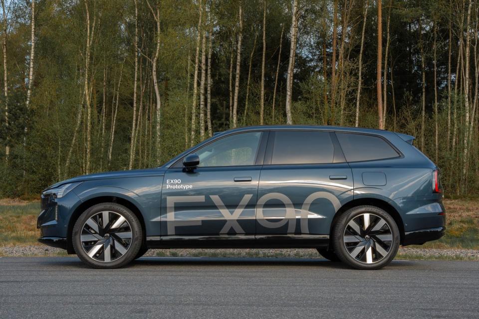 2025 volvo ex90