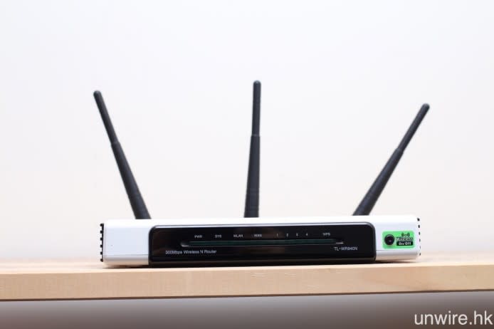 測試用的兩款 Router 為 ASUS RT-AC68U 及 TP-Link TL-WR940N。