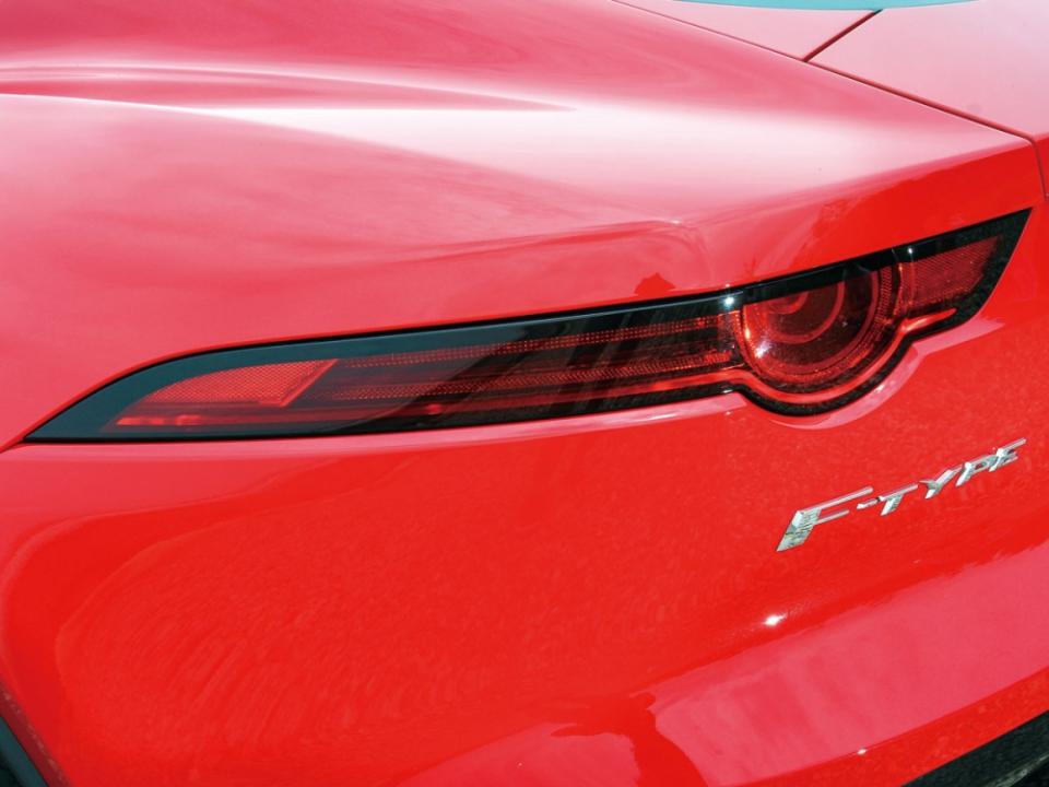 細長的車尾燈組，也成了Jaguar的視覺佐證。