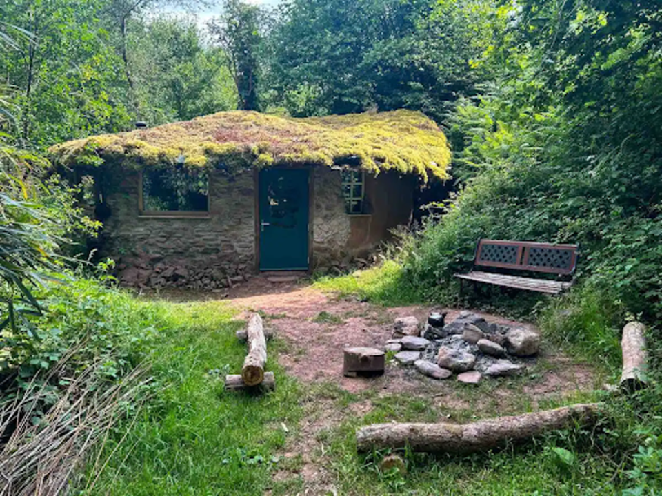 Enchanted woodland hideaway, Carmarthenshire (airbnb)