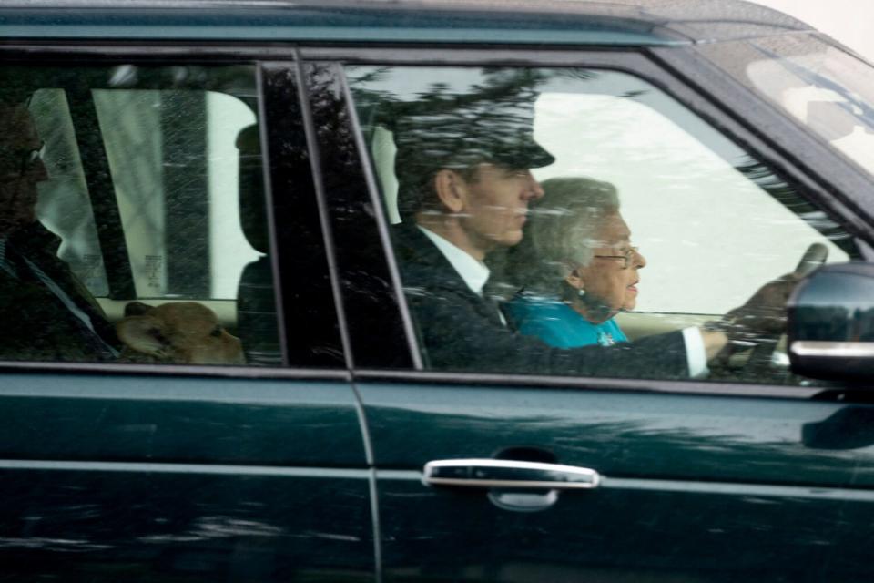Queen Elizabeth II returns to Windsor Castle after her 4 day break in Balmoral
