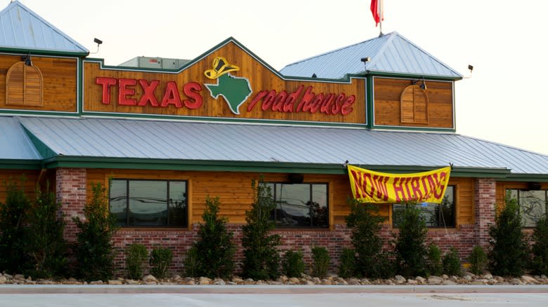 Texas Roadhouse restaurant exterior