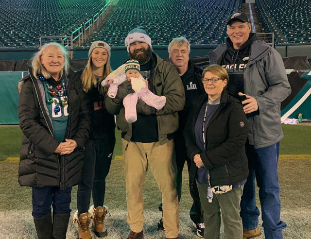 Travis Kelce Family With Daughter and Girlfriend Kayla Nicole 2020