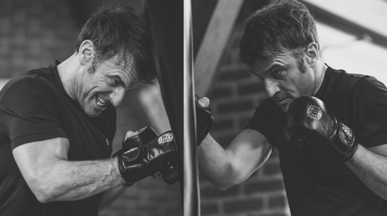 La photograhe photographe officielle d’Emmanuel Macron a posté sur Instagram deux photos du président de la République en train de s’entraîner à la boxe.