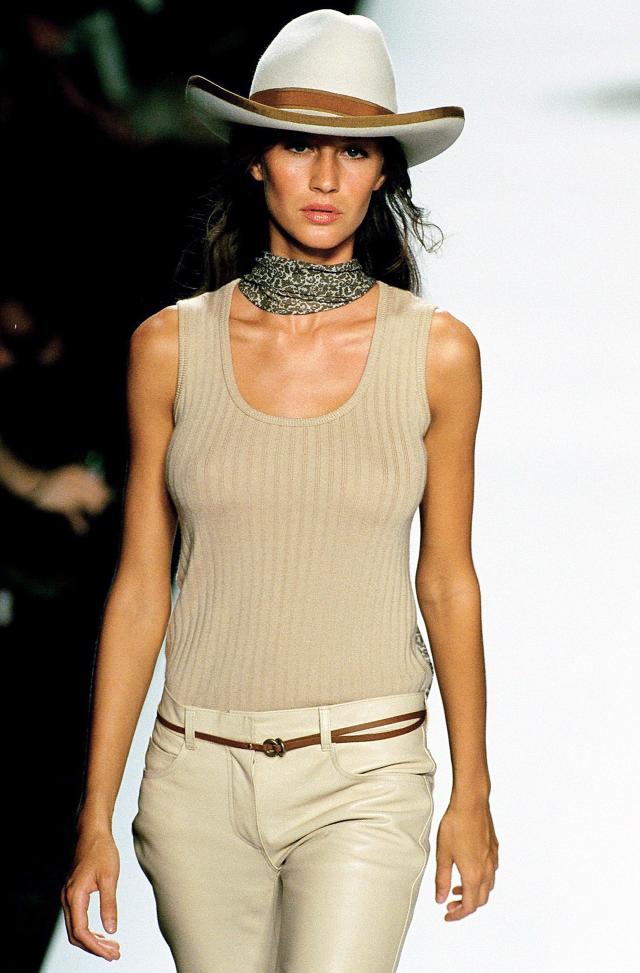 Marc Jacobs Spring 2000 Ready to Wear Runway Show News Photo