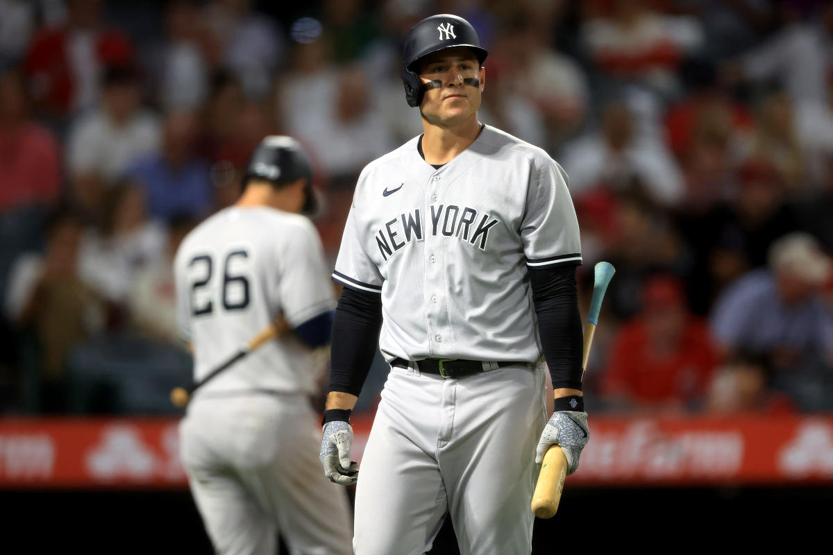 MLB Playoffs: Yankees' offense reaches new lows, falls behind