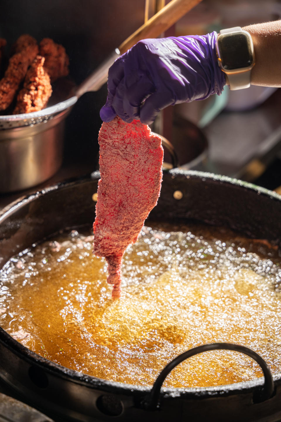 紅燒肉入油鍋的時間與溫度，都需要拿捏得宜。
