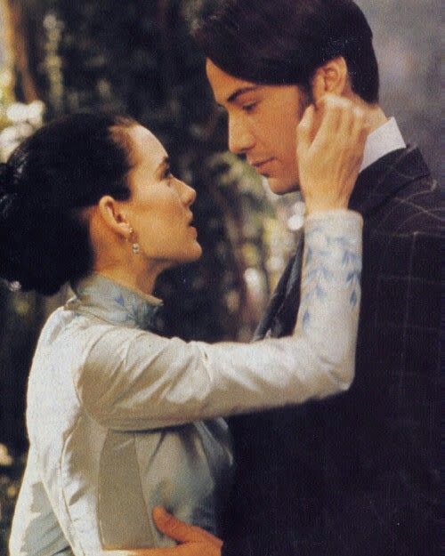 Winona Ryder ist besorgt, dass sie und Keanu Reeves von einem echten Priester getraut wurden, als sie 1992 „Bram Stoker’s Dracula“ drehten. Quelle: Columbia Pictures