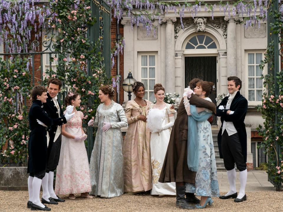 The Bridgerton family (L-R): Gregory Bridgerton (Will Tilston), Anthony Bridgerton (Jonathan Bailey), Hyacinth Bridgerton (Florence Hunt), Lady Violet Bridgerton (Ruth Gemmell),  Kate Sharma (Simone Ashley), Francesca Bridgerton (Hannah Dodd), Colin Bridgerton (Luke Newton), Eloise Bridgerton (Claudia Jessie) and Benedict Bridgerton (Luke Thompson).