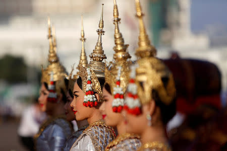 Cambodian dancers attend the ceremony to mark the 39th anniversary of the toppling of Pol Pot's Khmer Rouge regime, in Phnom Penh, Cambodia, January 7, 2018. REUTERS/Samrang Pring