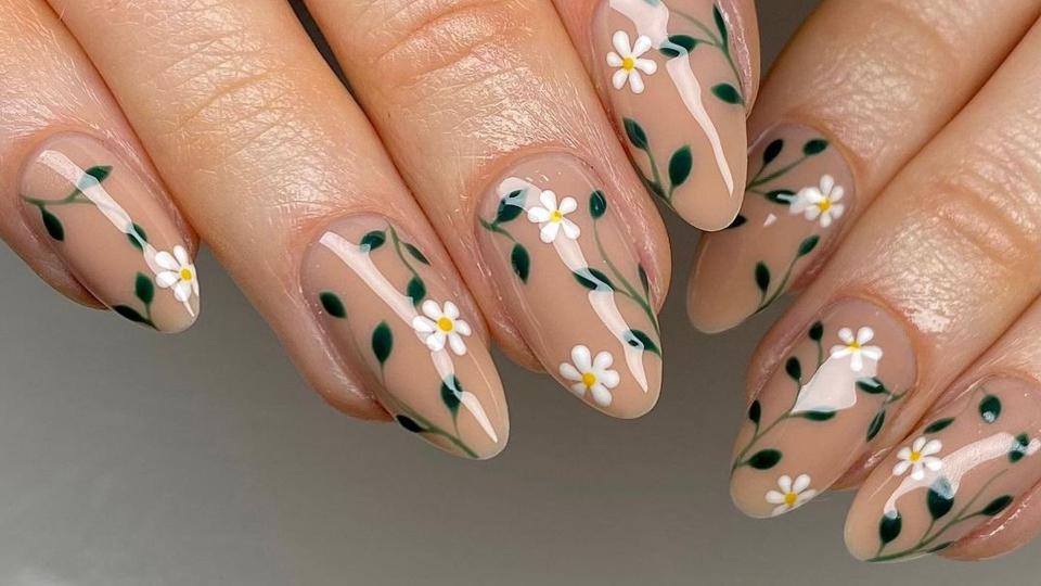 Daisy nails 