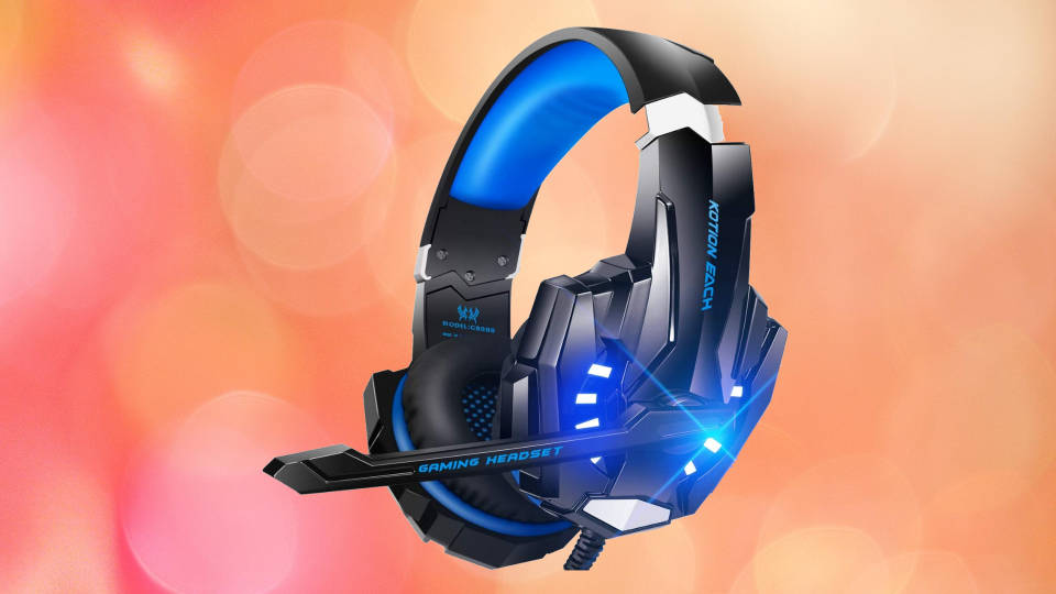 This gaming headset features surround sound, and it's 57 percent off. (Photo: Amazon)