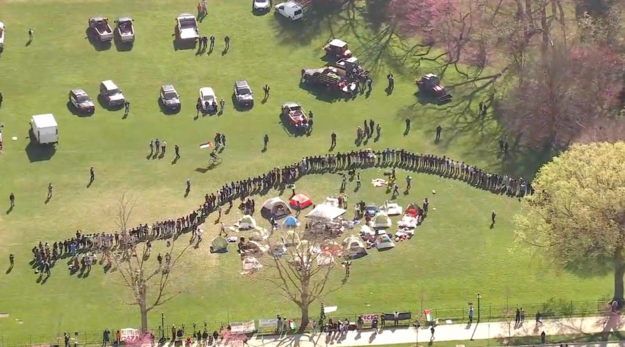 PHOTO: Students protesting the war in Gaza started an encampment at Northwestern University in Evansville, Ill., on Thursday, April 25, 2024. (WLS)