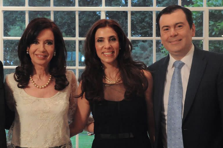 Cristina Kircher, Claudia Abdala de Zamora y Gerardo Zamora, en Olivos, en diciembre de 2013