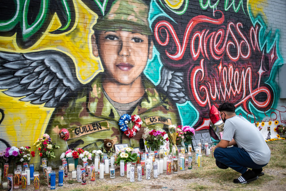 Un mural en  homenaje a la soldado Vanessa Guillén, asesinada por un sargento de la base militar Fort Hood, Texas. (Sergio Flores/Getty Images)