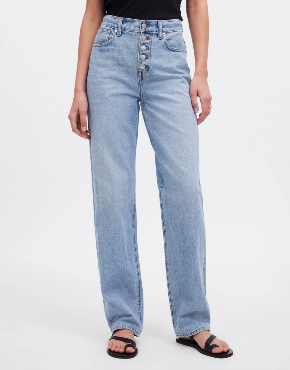 <p><a href="https://go.redirectingat.com?id=74968X1596630&url=https%3A%2F%2Fwww.madewell.com%2Fbaggy-straight-jeans-in-paxton-wash-button-front-edition-NQ185.html&sref=https%3A%2F%2Fwww.harpersbazaar.com%2Ffashion%2Fstreet-style%2Fg5975%2Fsummer-workwear-outfit-ideas%2F" rel="nofollow noopener" target="_blank" data-ylk="slk:Shop Now;elm:context_link;itc:0;sec:content-canvas" class="link ">Shop Now</a></p><p>Baggy Straight Jeans in Paxton Wash</p><p>madewell.com</p><p>$98.00</p><span class="copyright">Madewell</span>