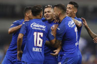 El equipo Cruz Azul sumó un año más sin ganar un campeonato de liga, lo que tiene frustrados a sus seguidores. Además resonó en noticias por el escándalo en el que se vio envuelta la familia que preside la cooperativa. (Foto: Carlos Ramirez/Getty Images)