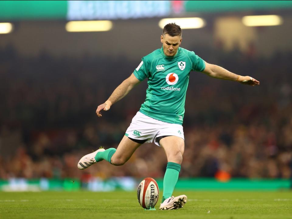 Johnny Sexton is set to be fit to face France  (Getty Images)