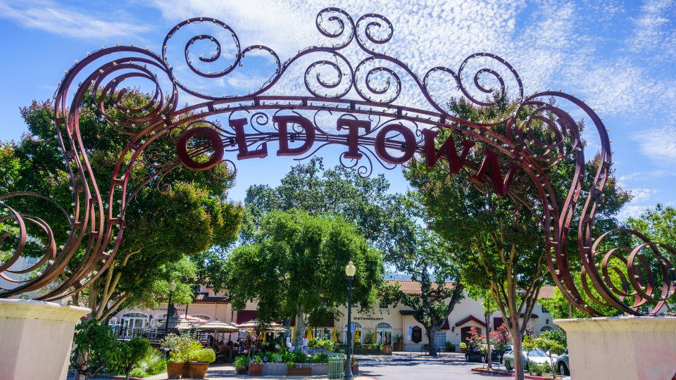 July 30, 2018 Los Gatos / CA / USA - Entrance to the Old Town Center Shopping and Dining area in downtown Los Gatos, south San Francisco bay - Image.