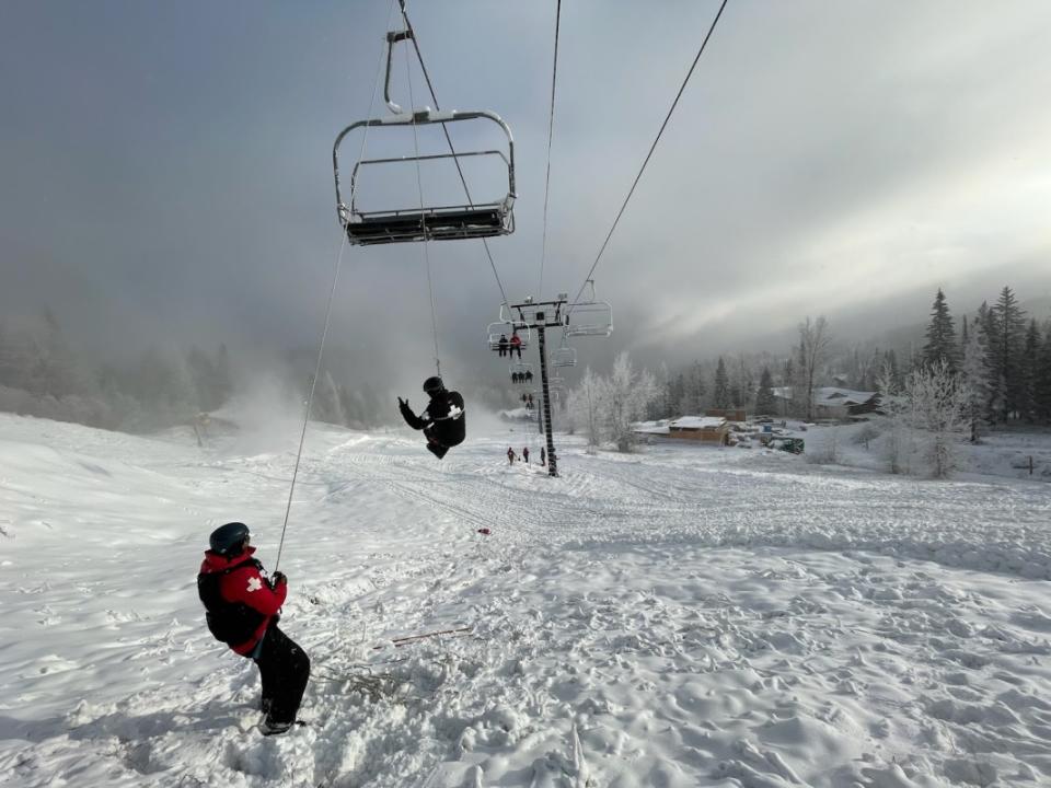 Whitefish Mountain Resort patrollers practice chairlift evacuations. <p>Whitefish Mountain Resort Professional Ski Patrol</p>