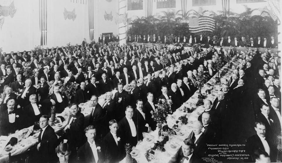 Hundreds of Atlanta's finest turned out for a possum and taters dinner with President-elect William Howard Taft in 1909.