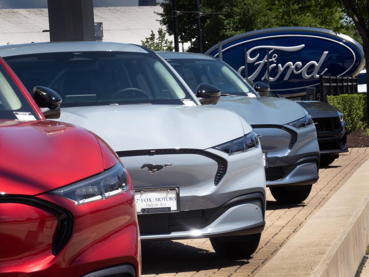 Ford plummets 18% after big 2nd-quarter earnings miss